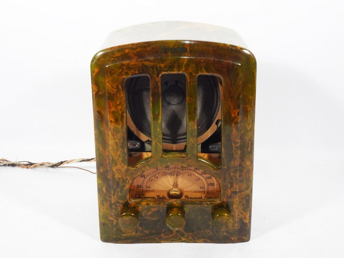 Emerson Model AU-190 Tombstone Radio (1 of 8)