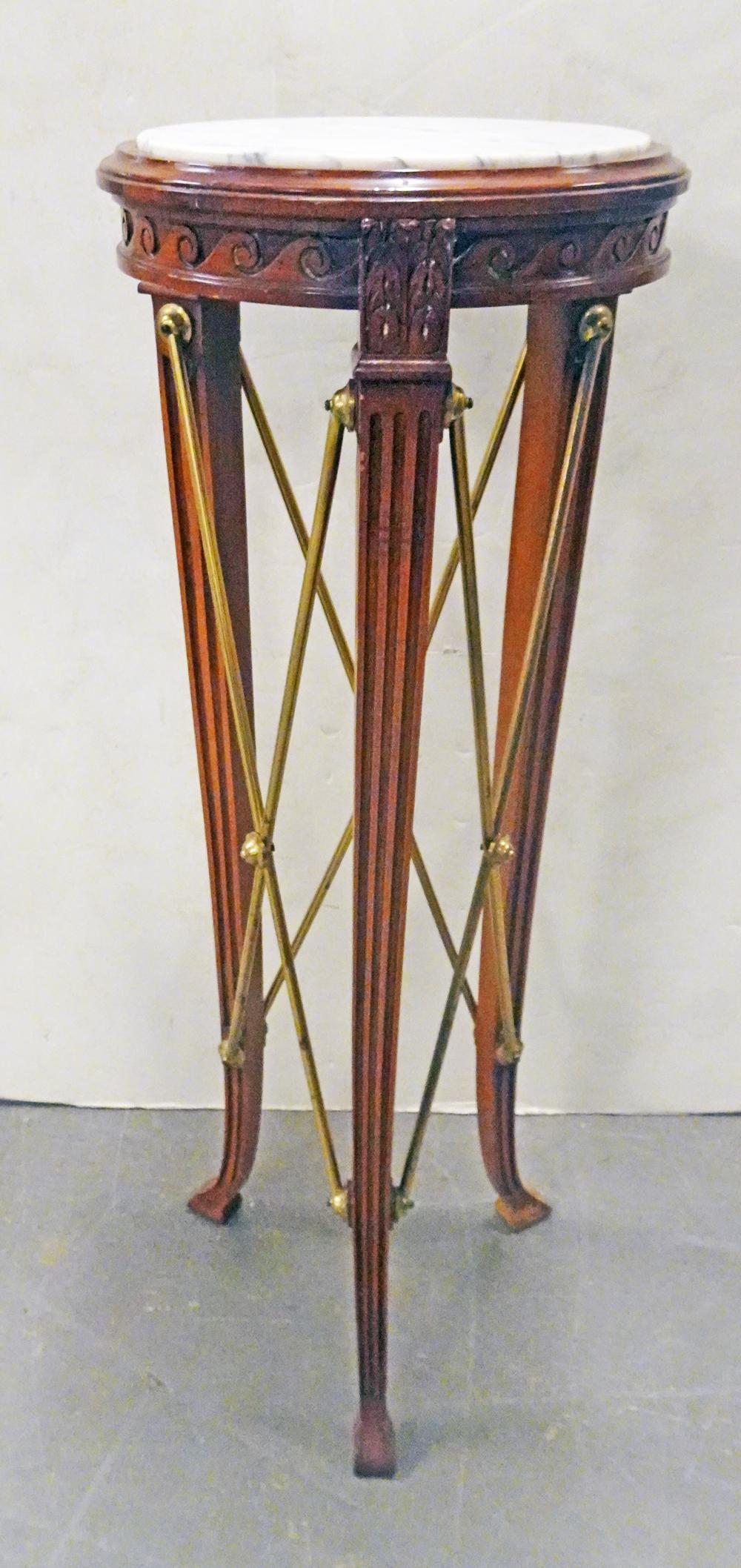 Louis XVI style stand (1 of 2)