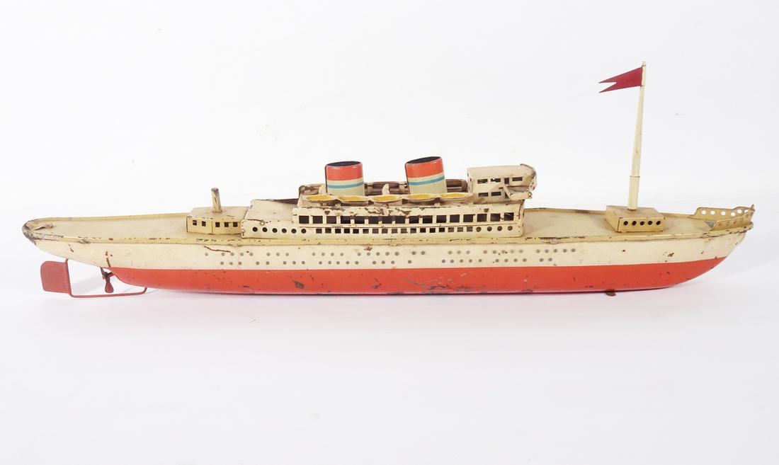 1920's Arnold 18" wind up passenger liner. (1 of 3)