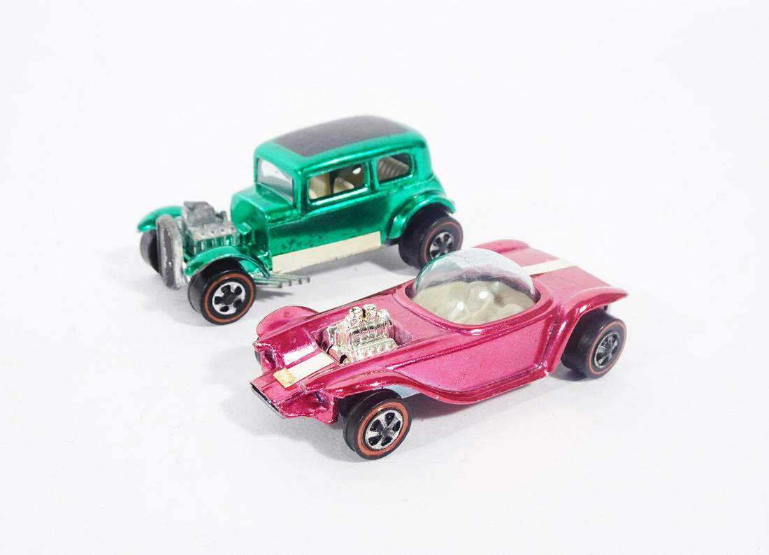 Two 1960's Red Line Hot Wheels cars. (1 of 3)