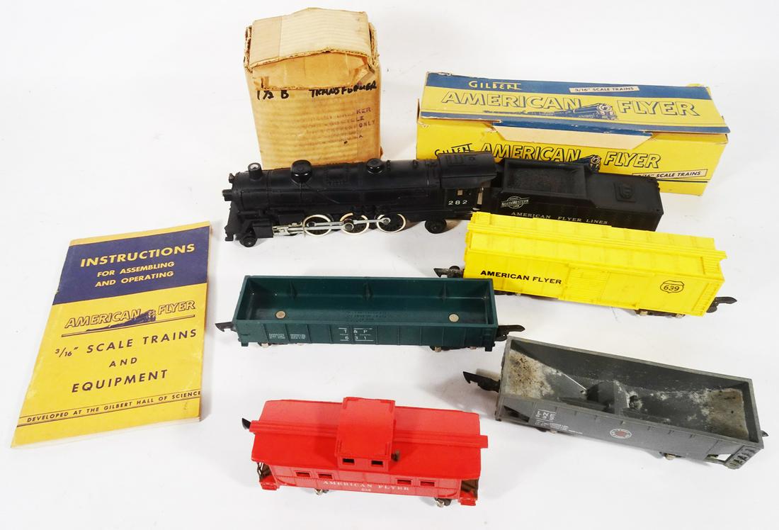 1940's American Flyer S gauge freight set. (1 of 4)