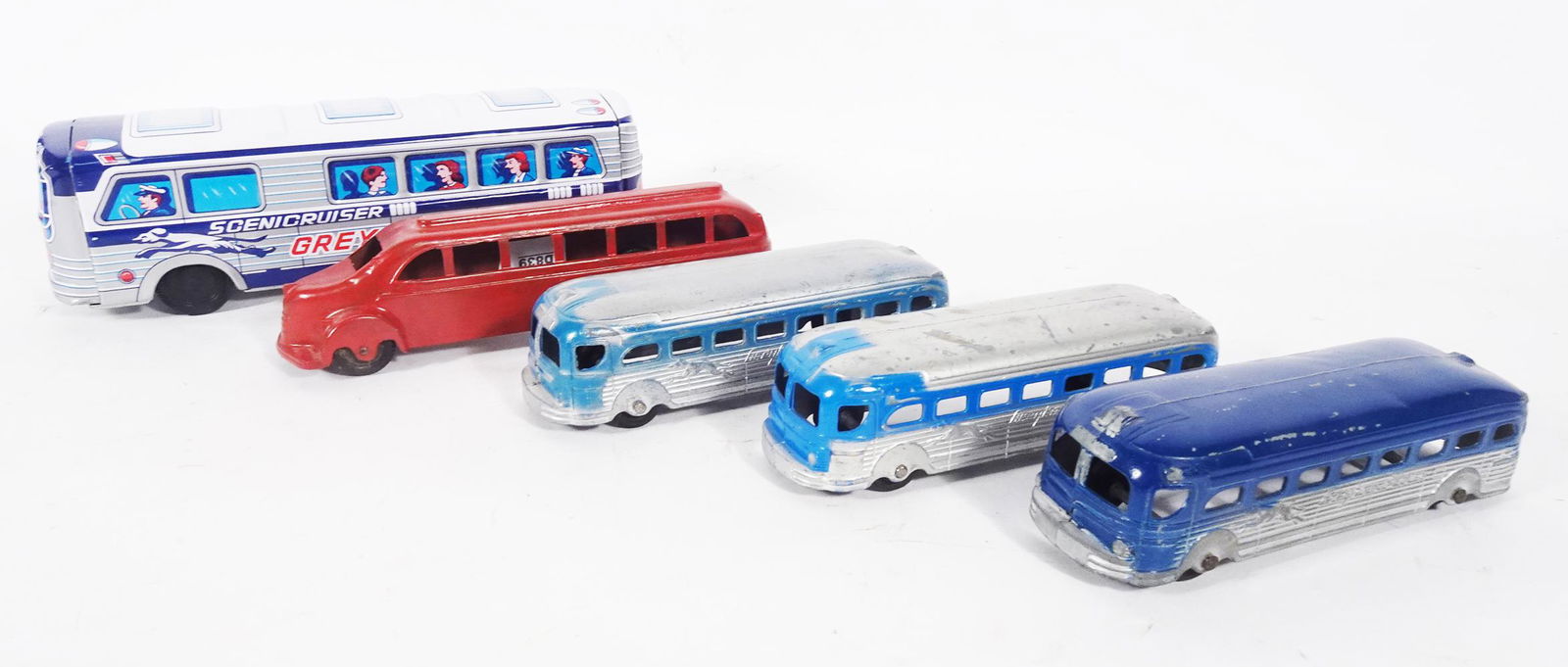 One lot of assorted vintage buses. (1 of 4)