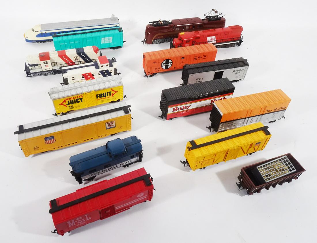 One lot of HO gauge trains and tracks. (1 of 3)