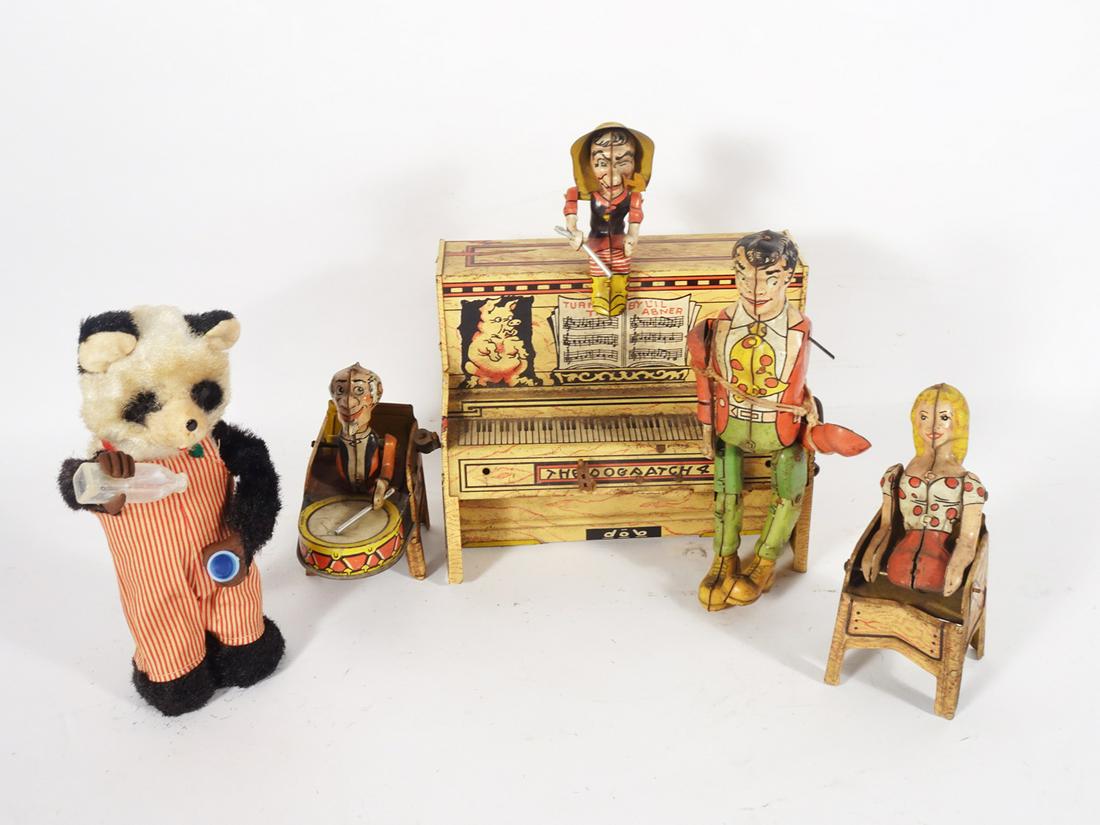 1940's Unique Art partial Lil' Abner band and a Japanese wind up.: 1940's Unique Art partial Lil' Abner band and a Japanese wind up. No box. The wind up bear is 7" tall and in working order. The bear simulates pouring milk into a cup and drinking it. No box.