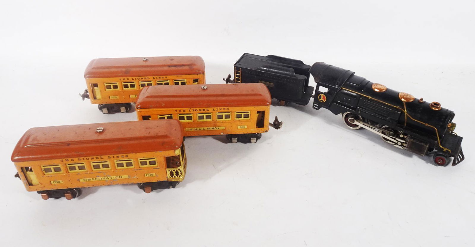 1930's Lionel O gauge passenger set. (1 of 3)