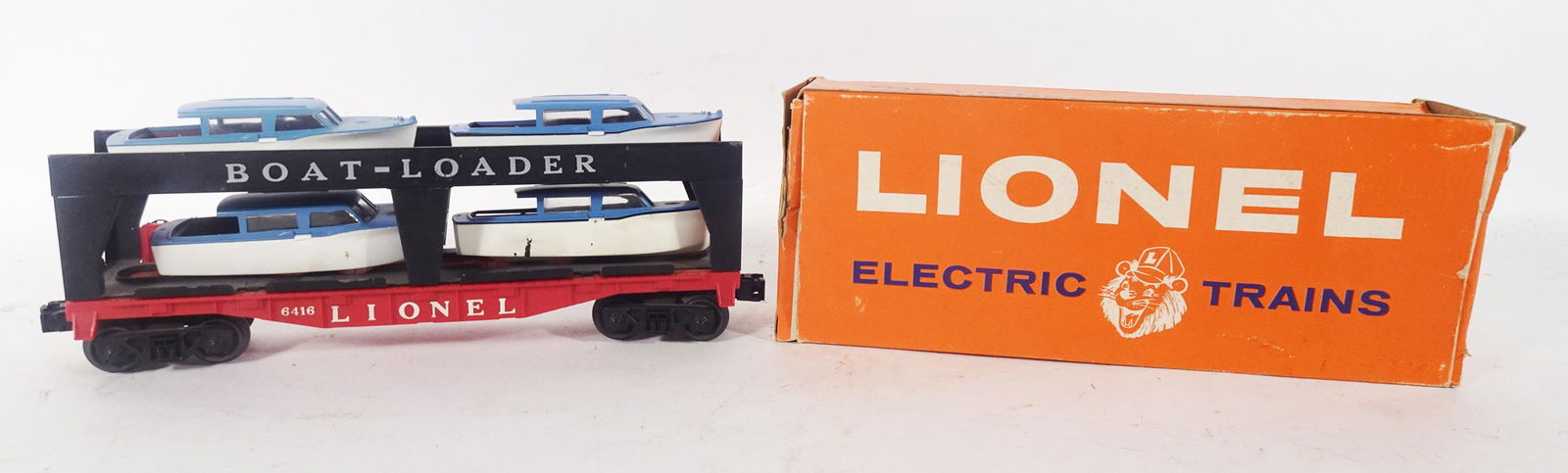 Early 1960's Lionel O gauge #6416 Boat Loader (4 boats) in rare original box. (1 of 2)