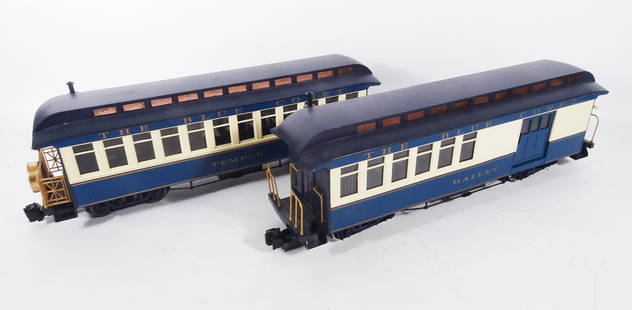 1980's Bachmann G gauge Royal Blue passenger set.: 1980's Bachmann G gauge Royal Blue passenger set. Set consists of a blue and gray 4-6-0 Royal Blue steam engine with matching tender. It has two Blue Comet coaches in blue and cream. Although attracti