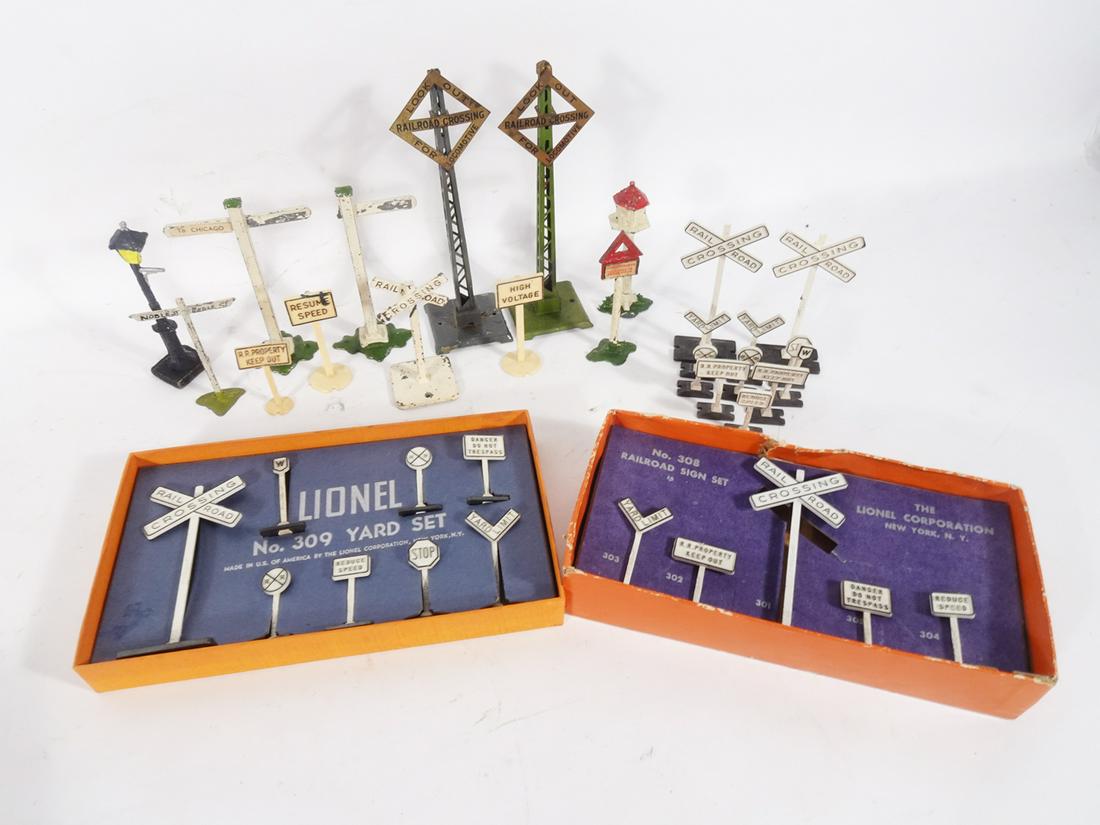 1940's-1950's Lionel yard sign sets in original boxes and additional signs. (1 of 4)
