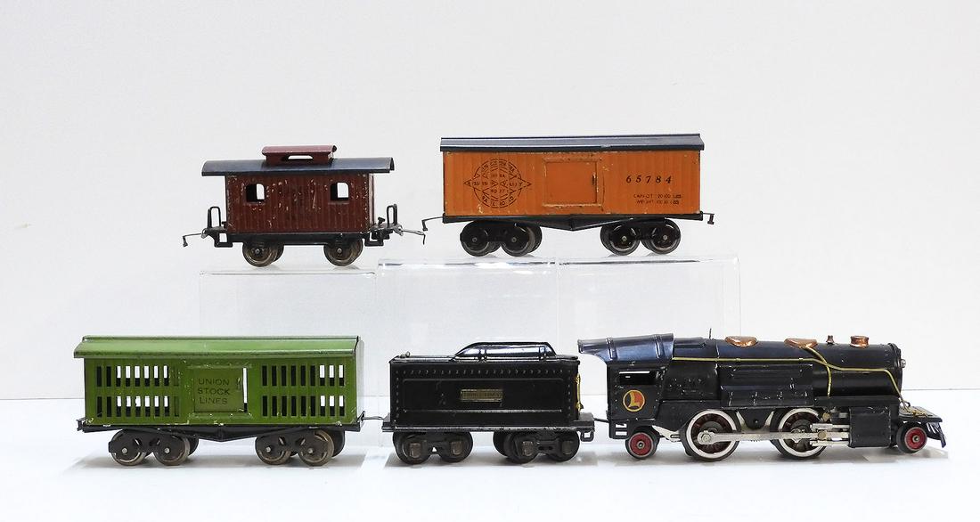 One lot of pre-war Lionel O gauge trains (1 of 9)