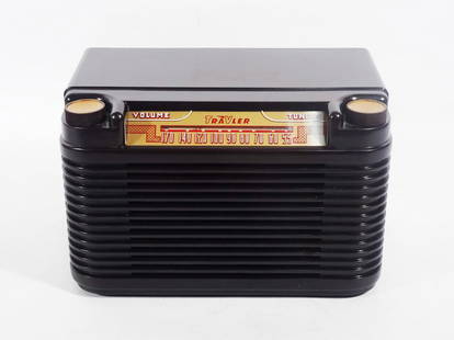 Trav-ler Model 5061 Tabletop Radio: Trav-ler Radio Corporation U.S.A. model 5061 tabletop radio circa 1950, brown plastic case, 5 tubes, 6 AM tuned circuits, broadcast only wave band, 6 1/2" high x 10" x 6"