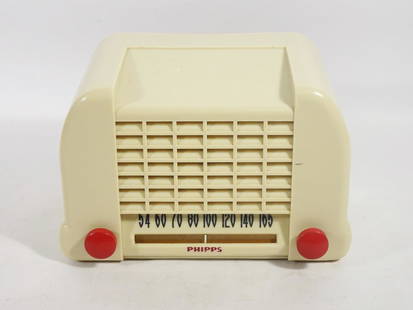 Phipps Unknown Model Tabletop Radio: Phipps unknown model tabletop radio, manufacturer unknown, circa 1950's, ivory Plaskon case, 5 tubes, AM tuned circuits, broadcast only wave band, 6 3/4" high x 10 1/2" x 6"