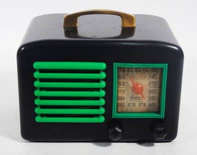 General Television 5A5 Tabletop Radio: General Television and Radio Corp. model 5A5 tabletop radio, circa 1946, black Bakelite case with green trim, 5 tubes, 6 AM tuned circuits, broadcast only wave band, 7" high x 8 3/4" x 5 1/2"