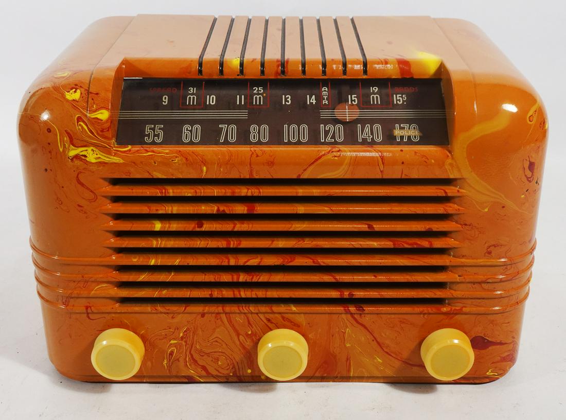 RCA Model 26X-1 Tabletop Radio (1 of 3)