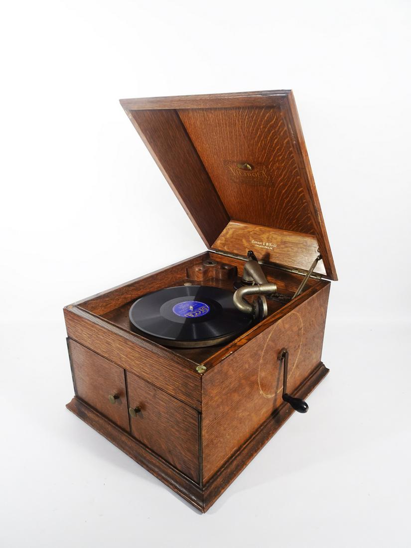 Antique Victor Victrola Table Top Phonograph (1 of 6)