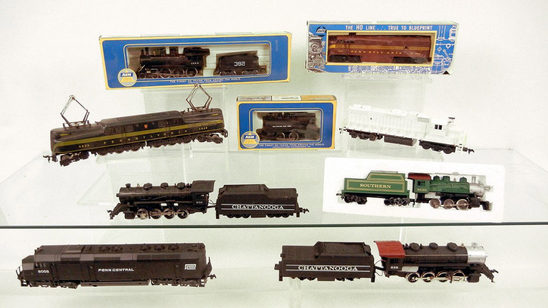Grouping of H.O. engines and train cars including : Grouping of H.O. engines and train cars including Tyco, Life-Like, AHM, etc., some in original boxes