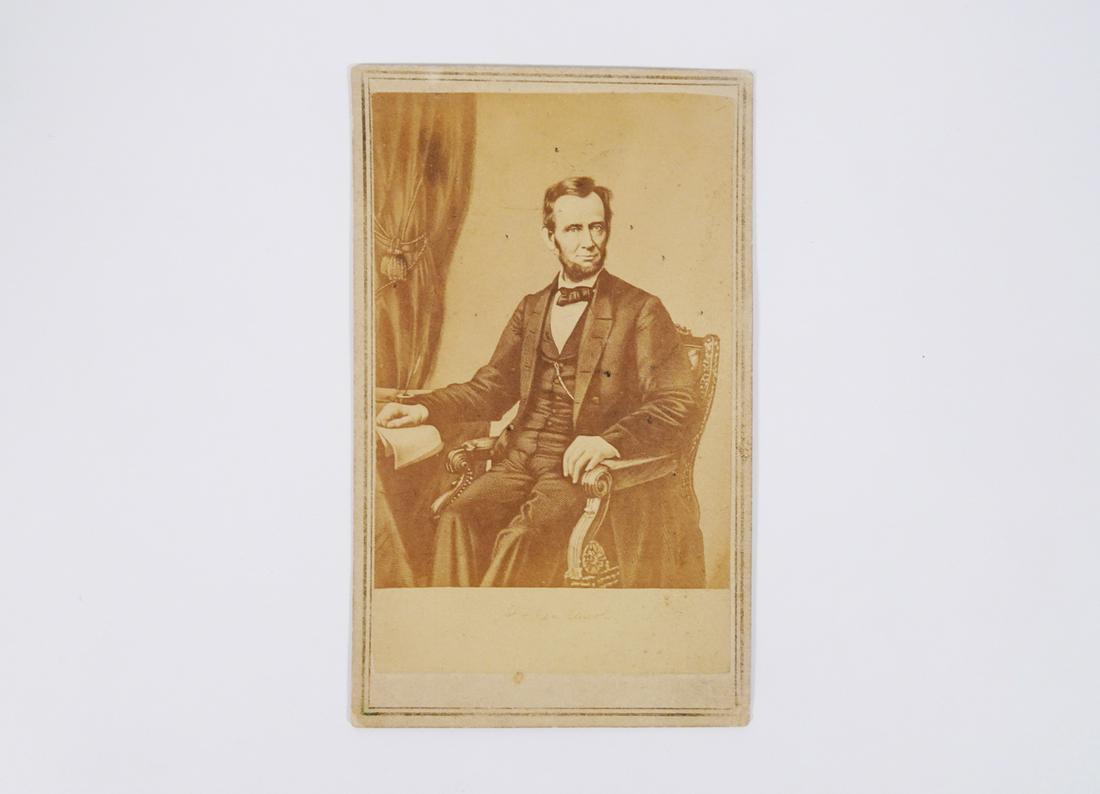 Abraham Lincoln Carte de Visite Photograph (1 of 2)