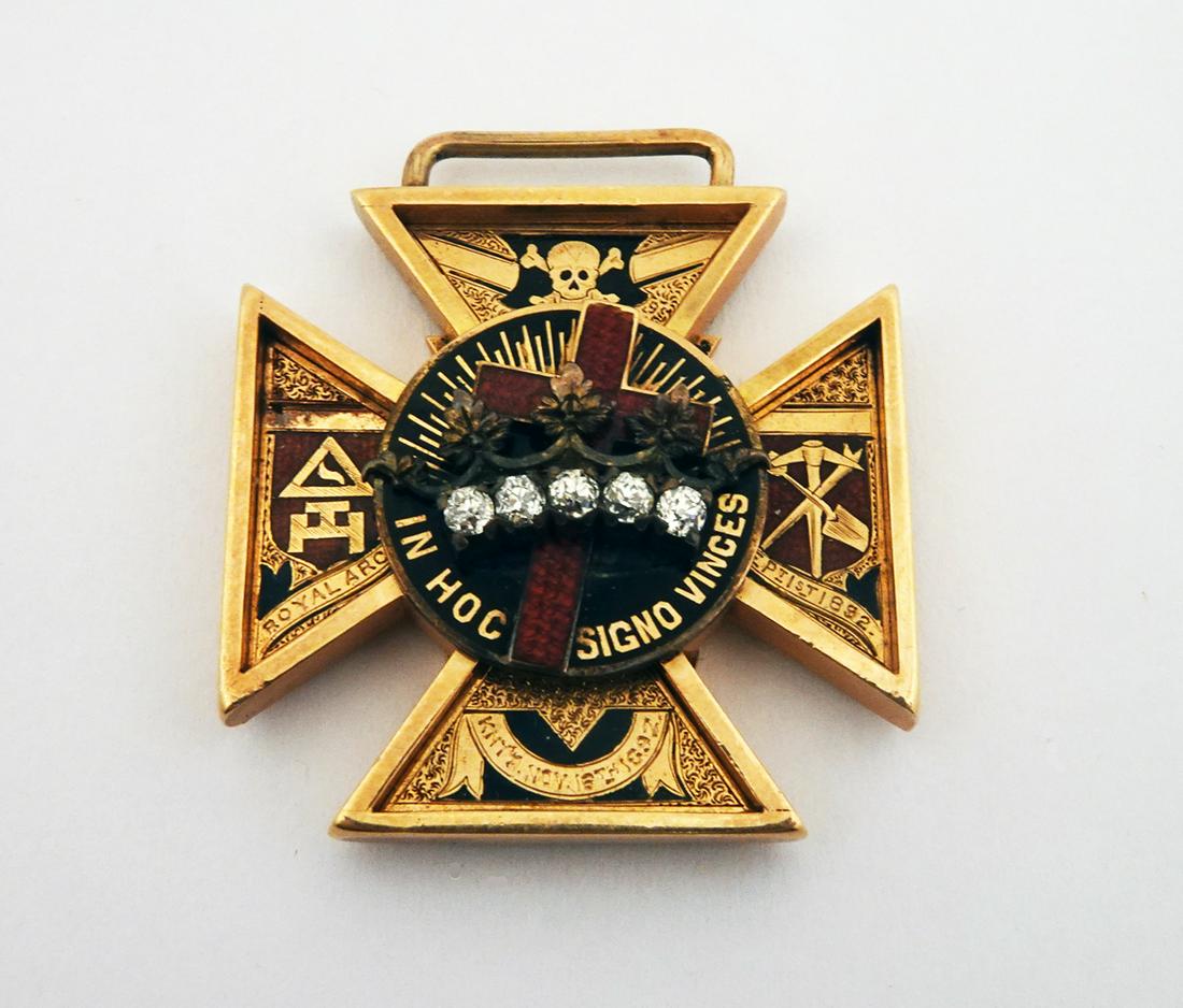 Enameled 14K Gold Master Mason Medal (1 of 2)