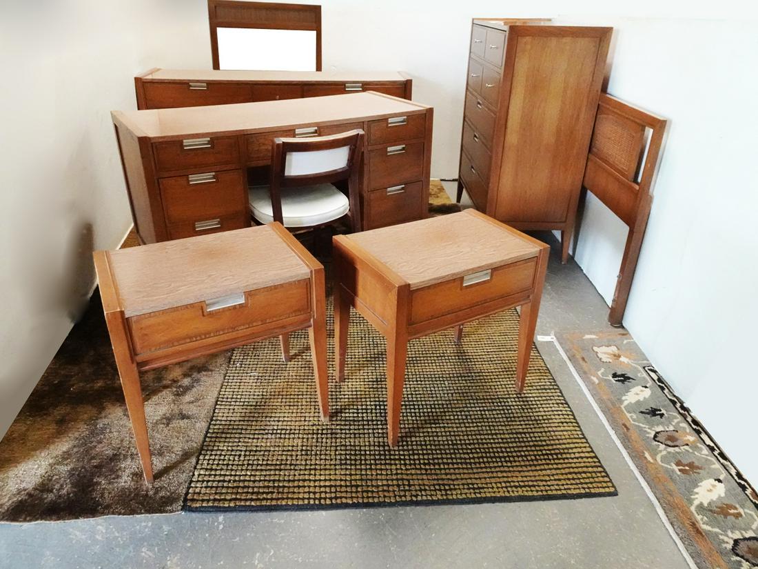 Basic 2024 witz desk