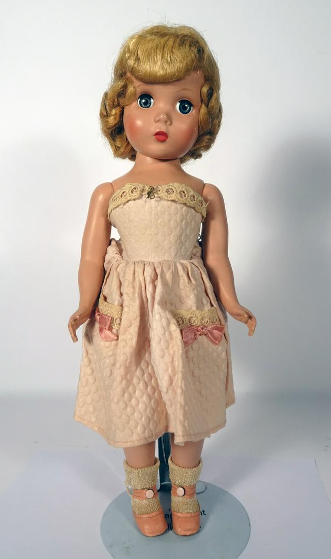 Madame Alexander Maggie hard plastic doll (1 of 3)