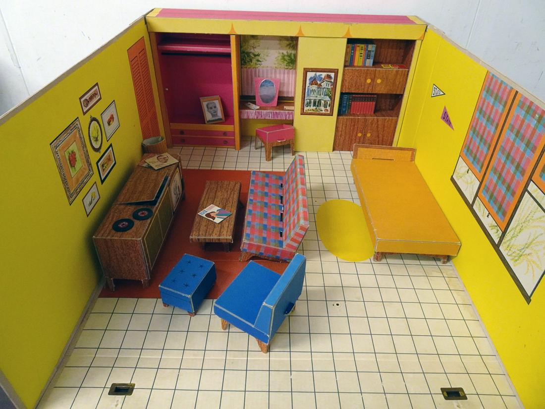 Barbie's Dream House 1962 with furniture: Barbie's Dream House 1962 with furniture, closed measures 14" high x 26" across x 8" deep