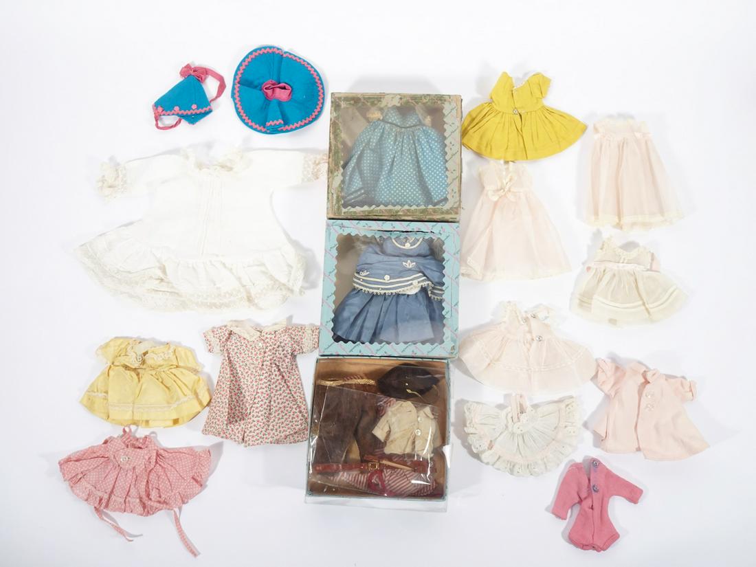 Madame Alexander Wendy kin or Alexander kin factory outfits (1 of 2)