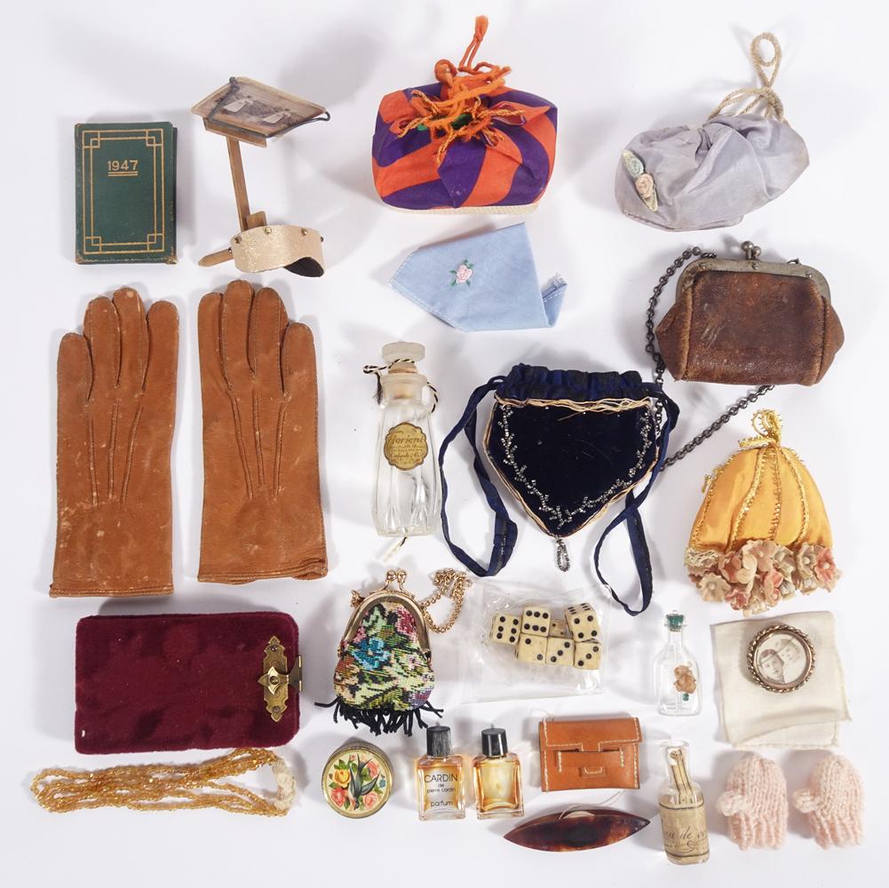 Antique and vintage Fashion doll accessories (1 of 3)