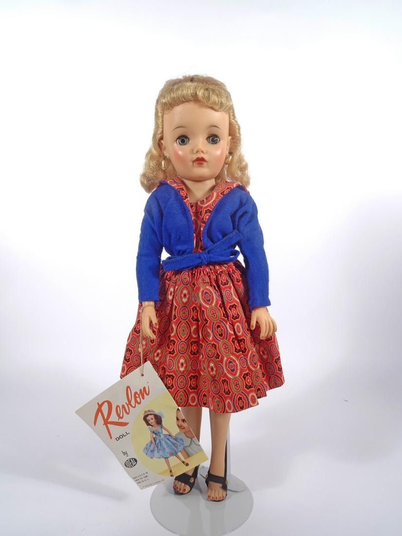 Barbie and Ken clothing and accessories in 1963 case (1 of 5)