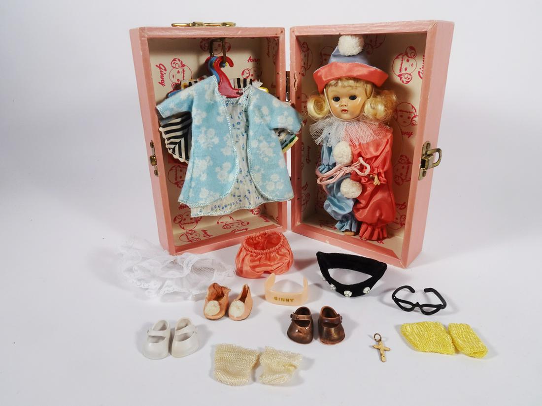 Vogue Ginny wardrobe trunk, doll and clothes (1 of 4)