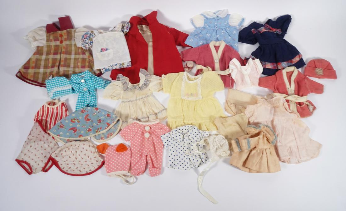 Group of 1940-60's vintage doll clothes (1 of 3)