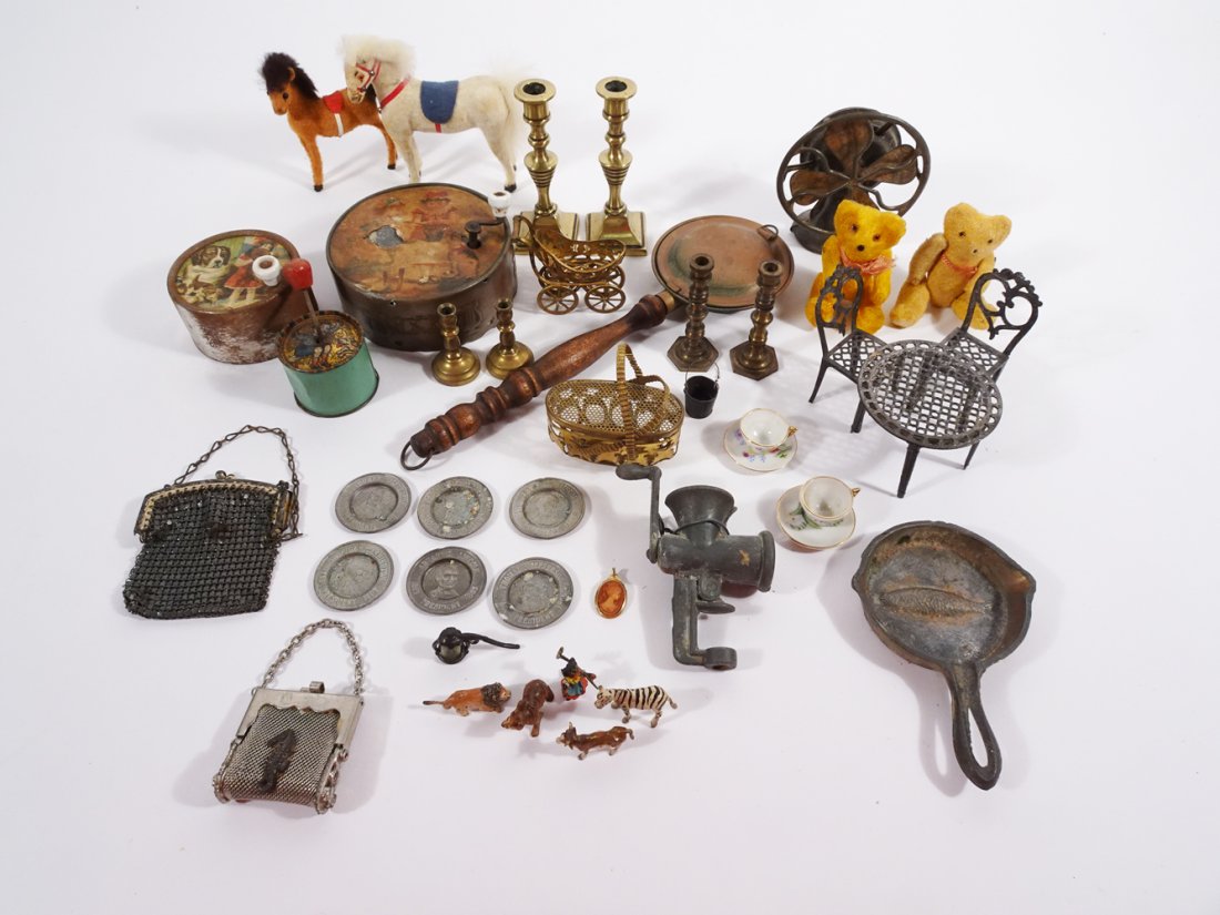 Antique and vintage fashion doll accessories (1 of 1)