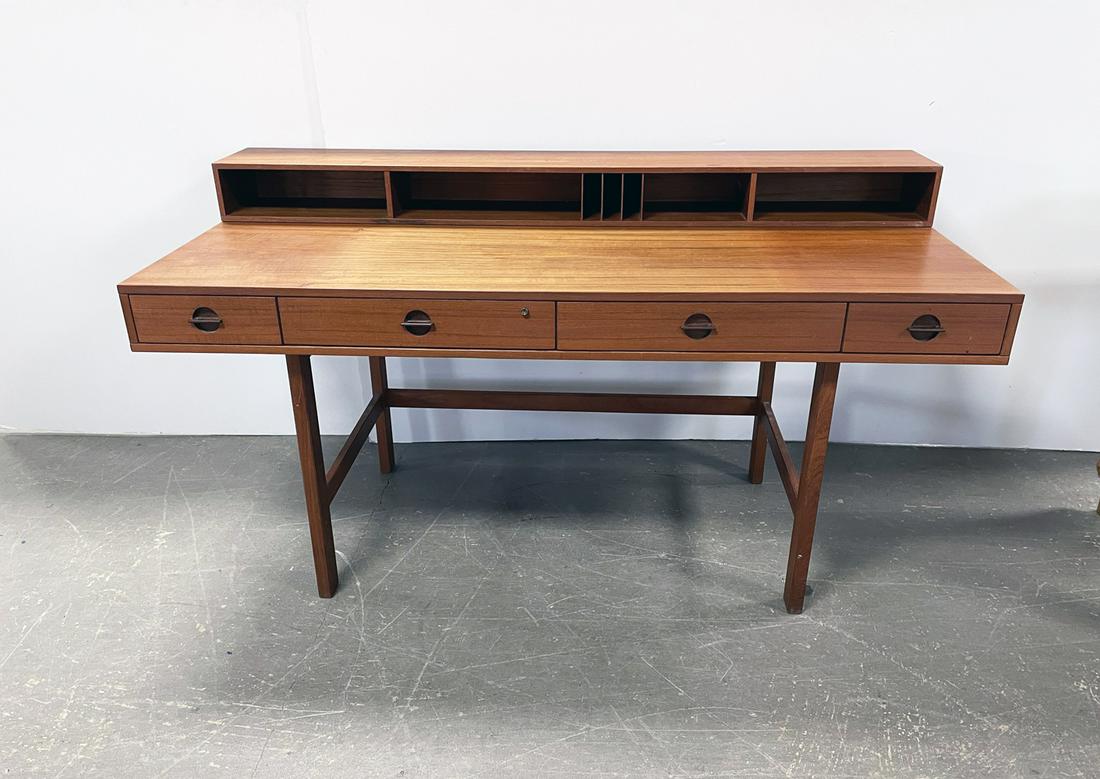 Peter Lovig Danish Design Flip Top Teak Desk (0260A) on Jan 01, 2023