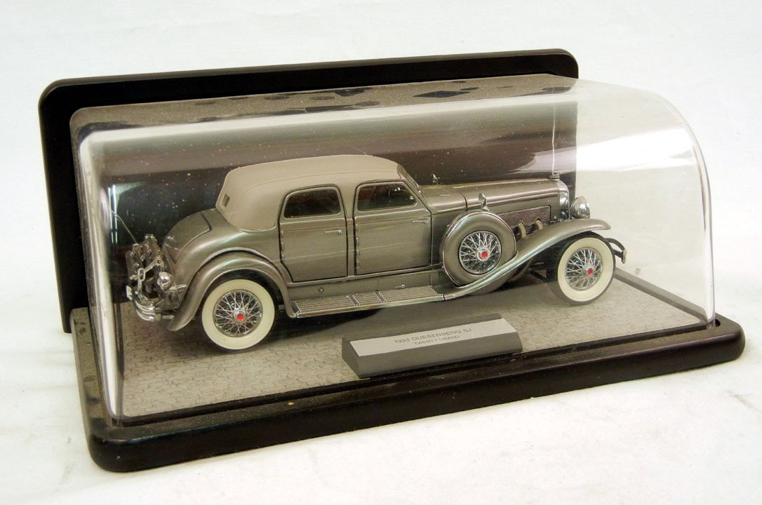 1933 Dusenberg SJ Twenty Grand by the Franklin Min: 1933 Dusenberg SJ Twenty Grand by the Franklin Mint, in display with hang tag, 1989, 1:24 scale