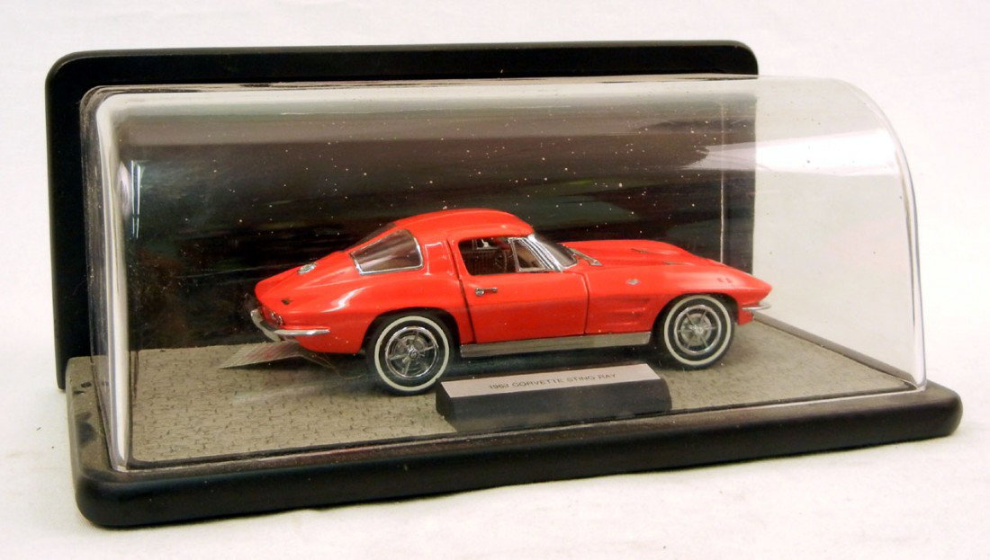 1963 Corvette Sting Ray in display by the Franklin: 1963 Corvette Sting Ray in display by the Franklin Mint, with hang tag, 1:24 scale