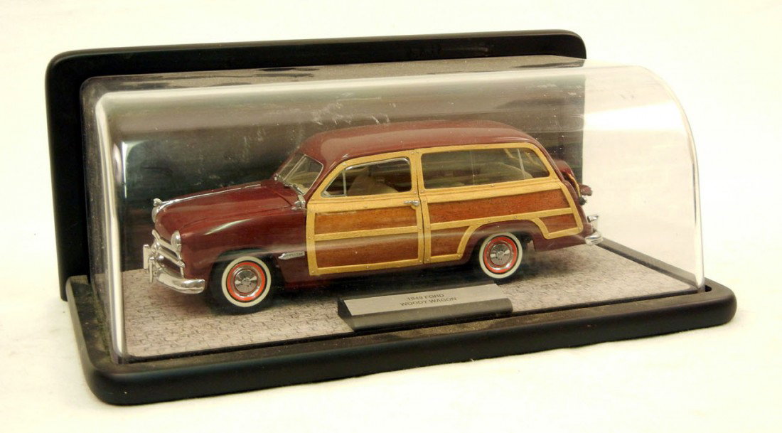 1949 Ford Woody Wagon in display by the Franklin M: 1949 Ford Woody Wagon in display by the Franklin Mint, with hang tag, 1:24 scale