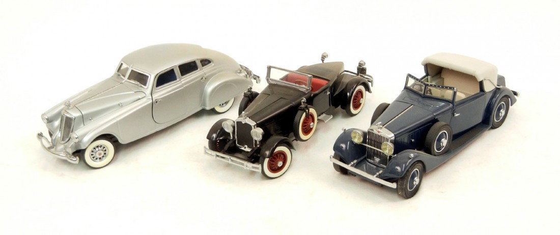 1934 Hispano-Suiza J12, 1927 Stutz Black Hawk, 193: 1934 Hispano-Suiza J12, 1927 Stutz Black Hawk, 1933 Pierce Silver Arrow, all by the Danbury Mint, 1:24 scale