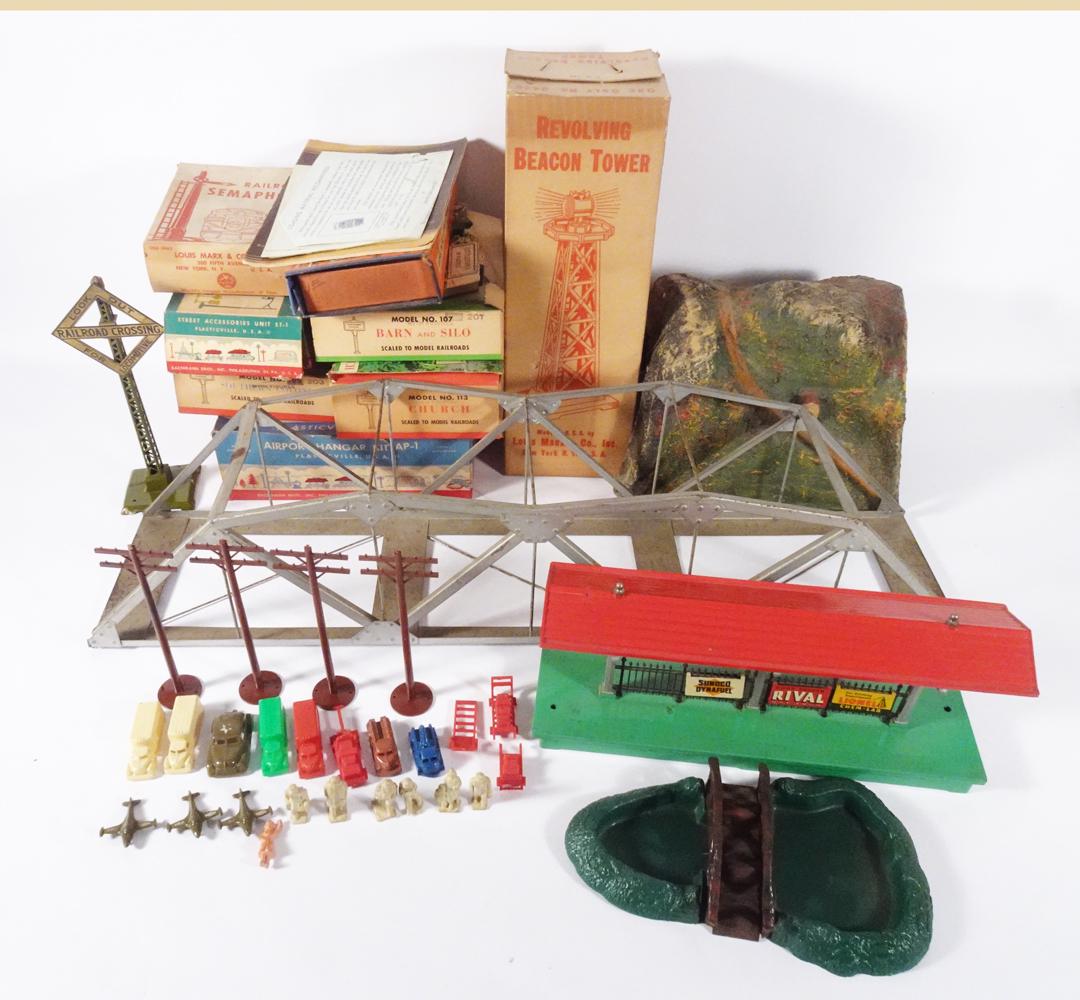 Pre War/Post War Train Accessories Grouping (1 of 6)