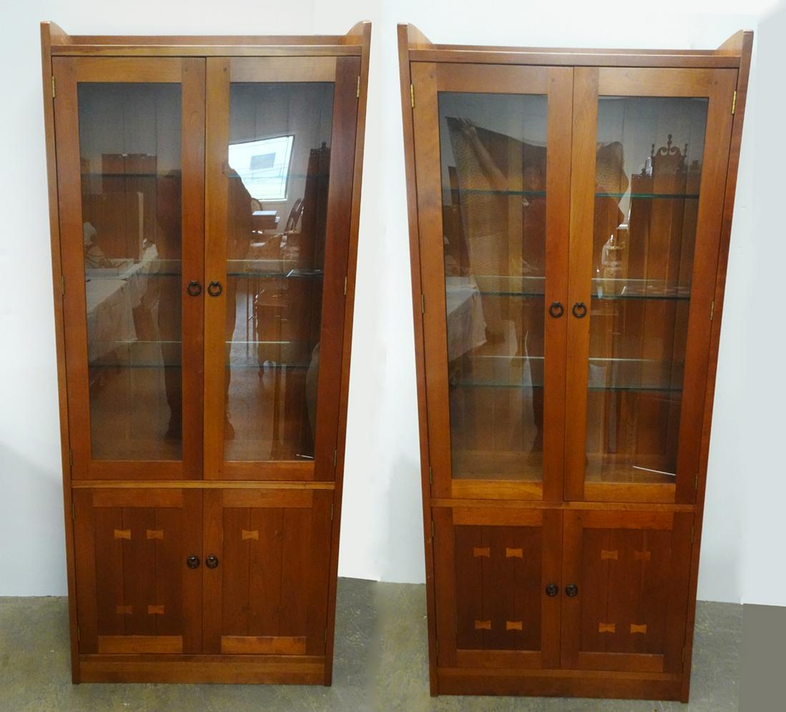 Pair of Stickley Mission Style Display Cabinets (1 of 5)