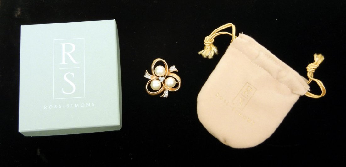 Ross-Simons 14k gold, pearl and diamond brooch, cl: Ross-Simons 14k gold, pearl and diamond brooch, clover motif, three 7mm cultured pearls, nine diamond accents, 1" diameter, marked 14k 585, weight 6.9 grams/4.4 dwt, original box and bag, contemporary
