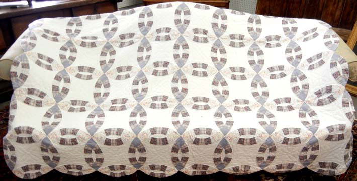 Handmade patchwork quilt, wedding ring design,: Handmade patchwork quilt, wedding ring design, 82" high x 82" across, early 20th C.