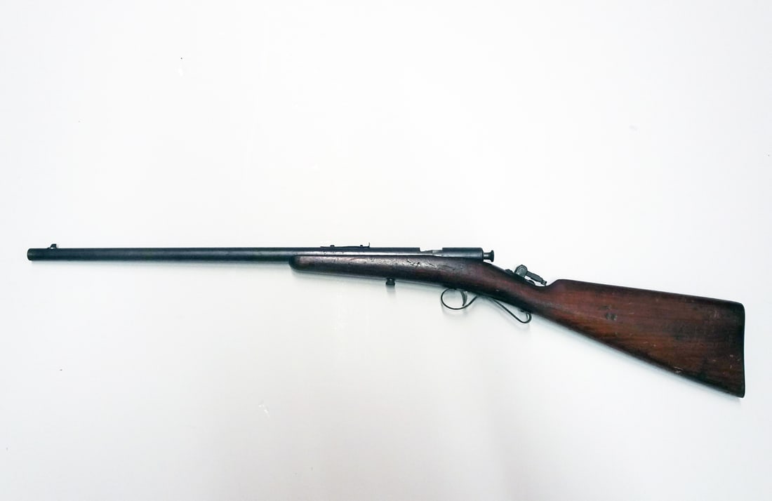 Savage Arms 1904 bolt action rifle: Savage Arms model 1904 bolt action rifle. Chambered for 22 short, 22 long or 22 long rifle. Load thru breach. Serial number 76306 Patent date 11/28/1905. 18" barrel, length overall 34". C&R - YES / In
