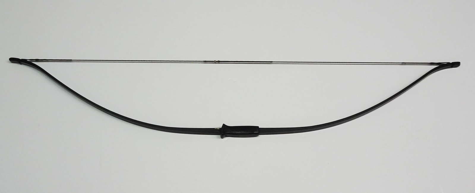Martin Archery solid fiberglass bow: Martin Archery solid fiberglass bow. 20-25#. AMO = 50#.