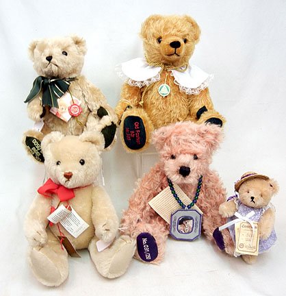 Five Hermann bears, including Individual Picture B: Five Hermann bears, including Individual Picture Bear