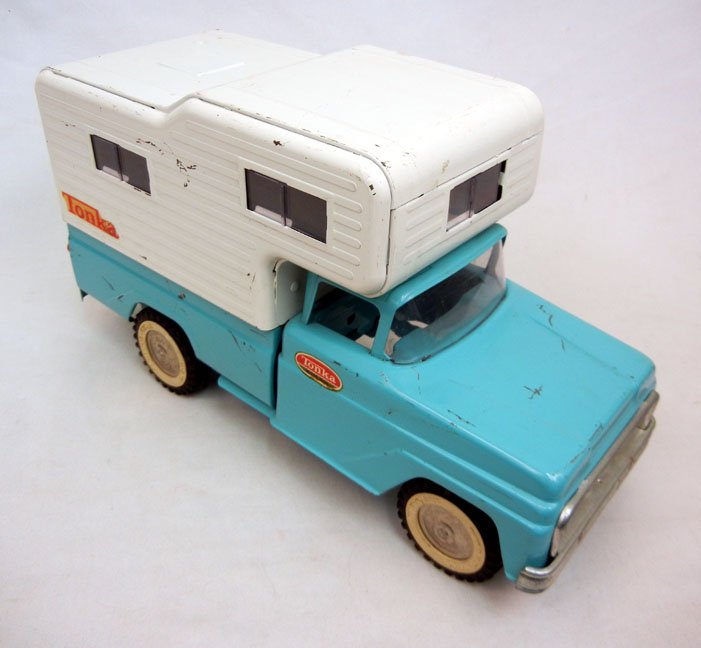 Tonka 530 Camper, painted pressed steel, 8 1/4" hi: Tonka 530 Camper, painted pressed steel, 8 1/4" high x 14" across x 5 1/2" deep, C. 1960s