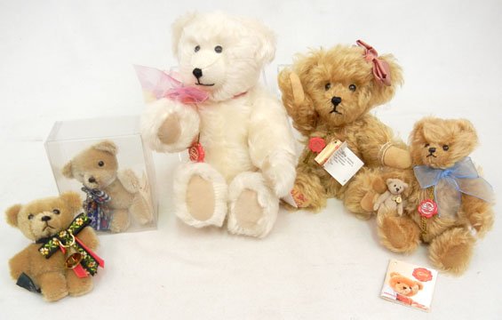 Five Hermann bears, including two pin bears: Five Hermann bears, including two pin bears