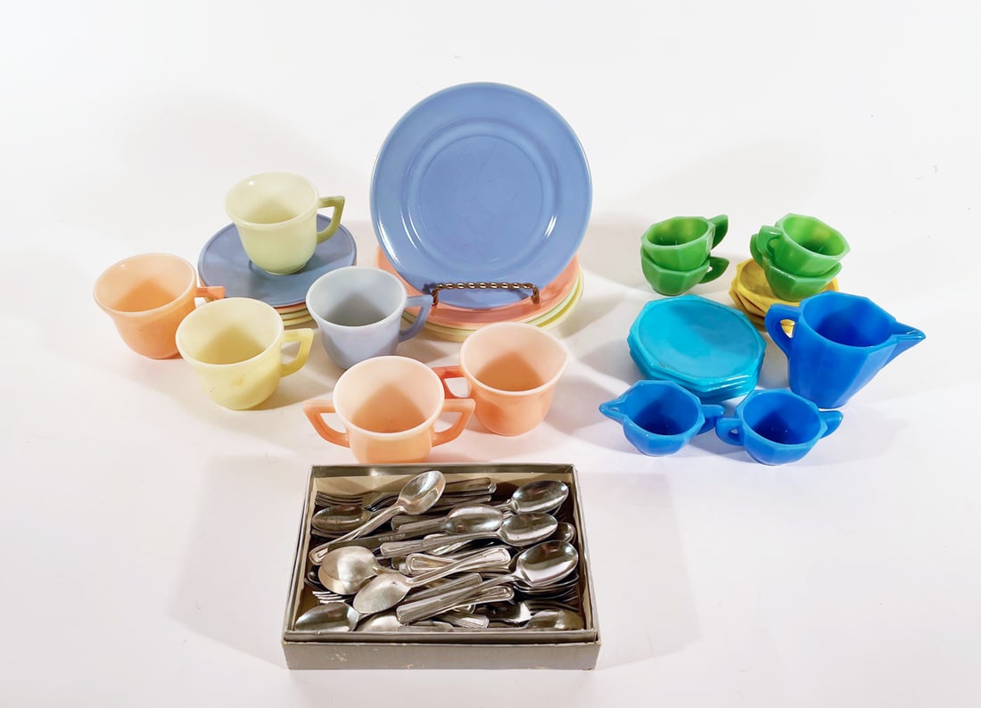 Set of Akro Agate glass doll dishes and doll flatware (1 of 1)