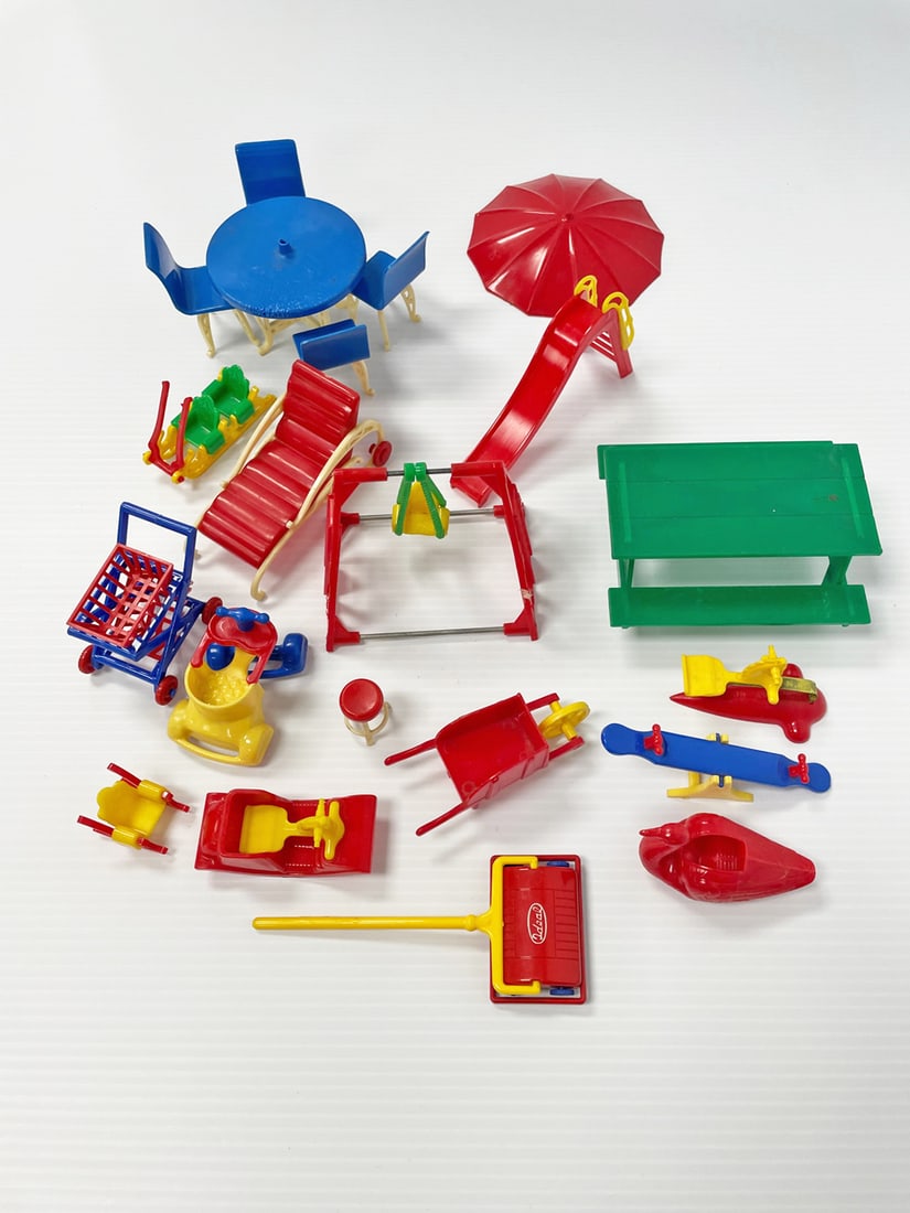 Plasco Toy dollhouse outdoor furniture, etc. (1 of 1)