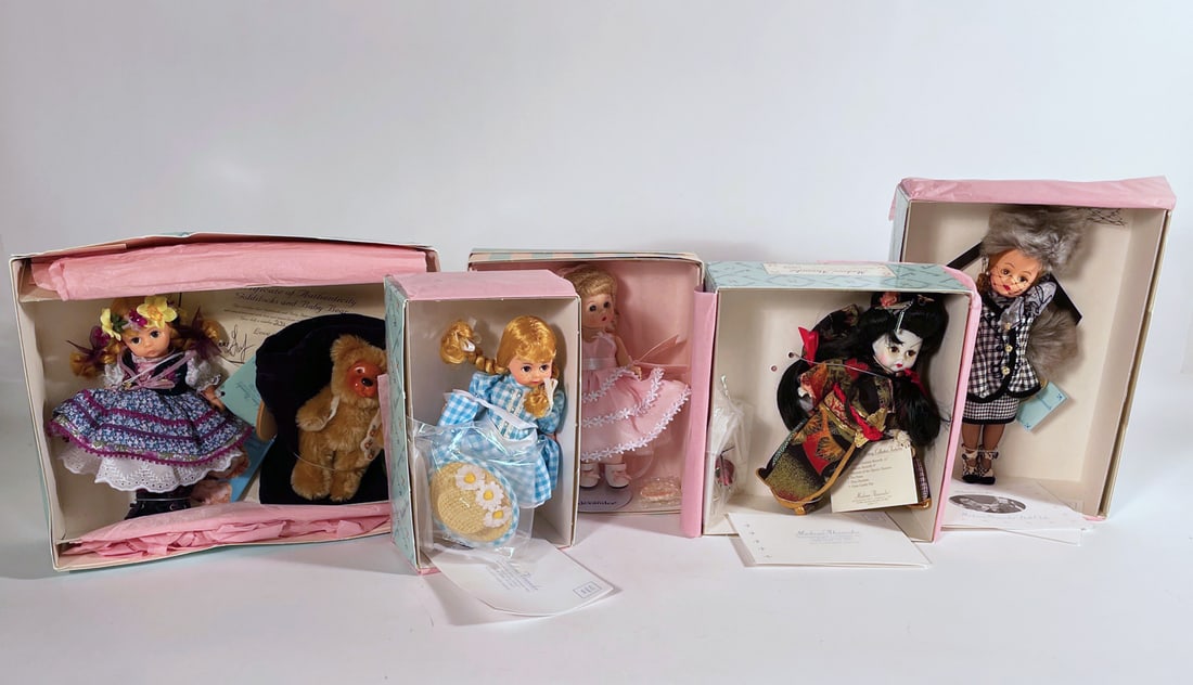 Five Madame Alexander dolls in boxes (1 of 3)