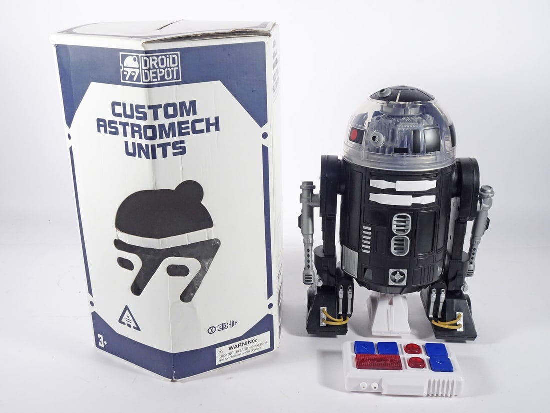 Droid Depot Custom Astromech Units (1 of 3)