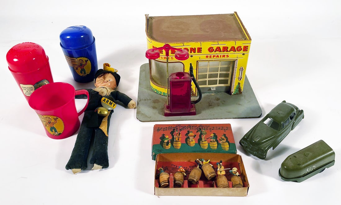 Vintage Novelty and Premium Toys (1 of 1)