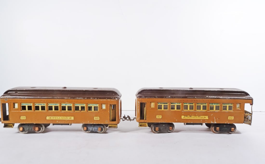 Prewar Lionel Pullman and Observation Cars (1 of 2)